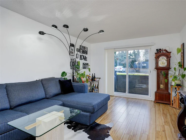 110-3252 Glasgow Avenue, Saanich, BC, V8X 1M2 - 4