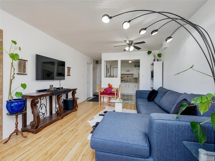 110-3252 Glasgow Avenue, Saanich, BC, V8X 1M2 - 5