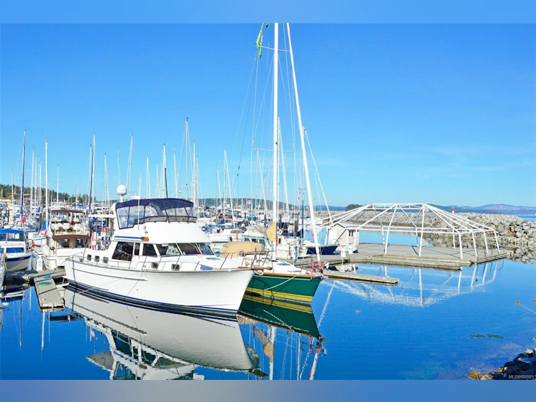 303-9830 Second Street, Sidney, BC, V8L 3C6 - 34