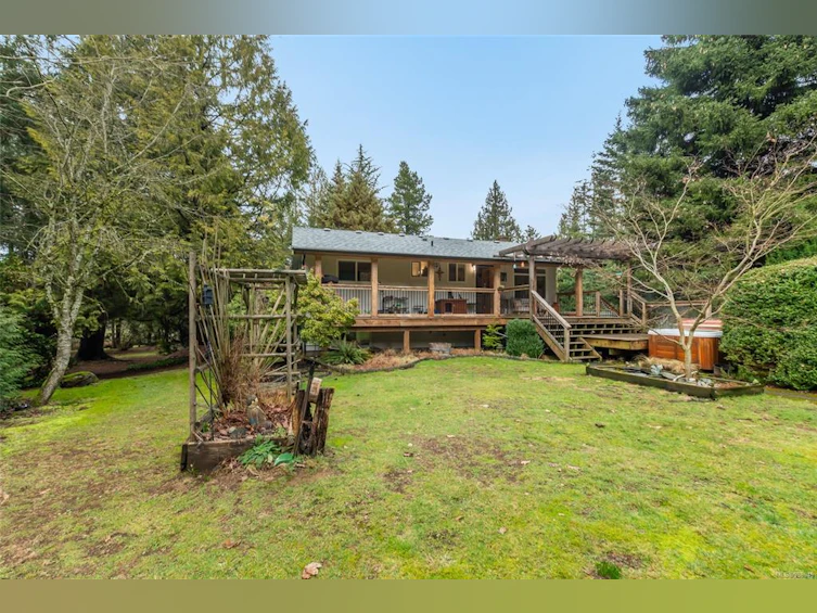 2371 Jingle Pot Road, Nanaimo, BC, V9R 6W2 - 3