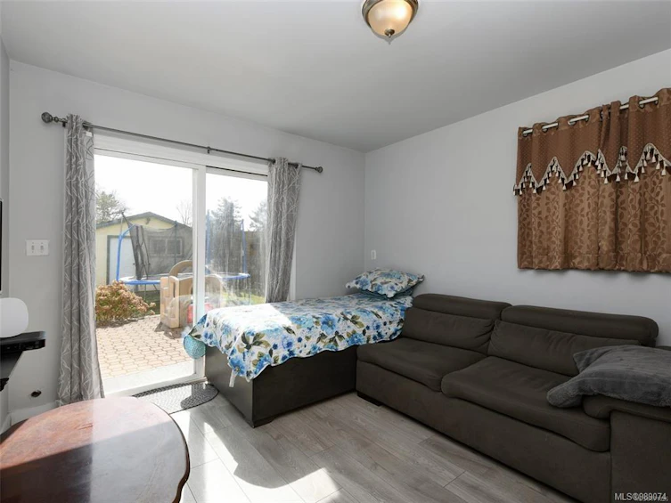 85 Battleford Avenue, Saanich, BC, V8Z 1K5 - 8