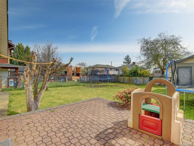 85 Battleford Avenue, Saanich, BC, V8Z 1K5 - 17