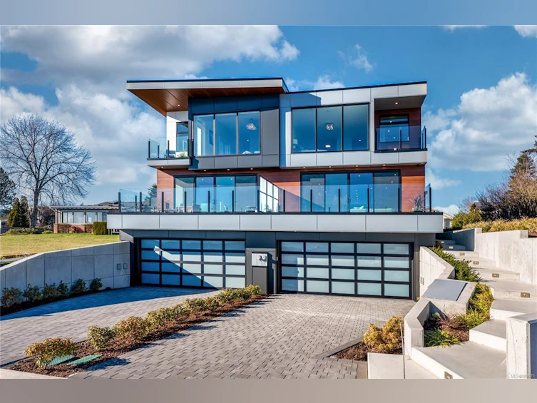 2-9360 Lochside Drive, Sidney, BC, V8L 1N7