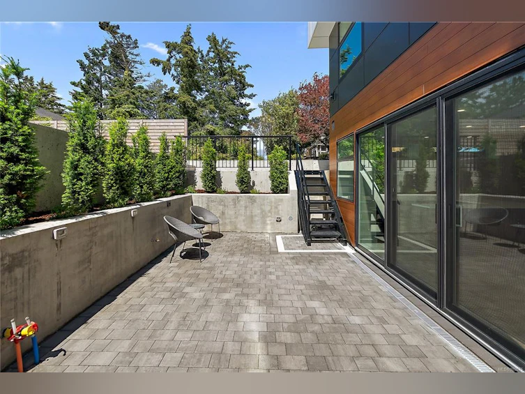 2-9360 Lochside Drive, Sidney, BC, V8L 1N7 - 42