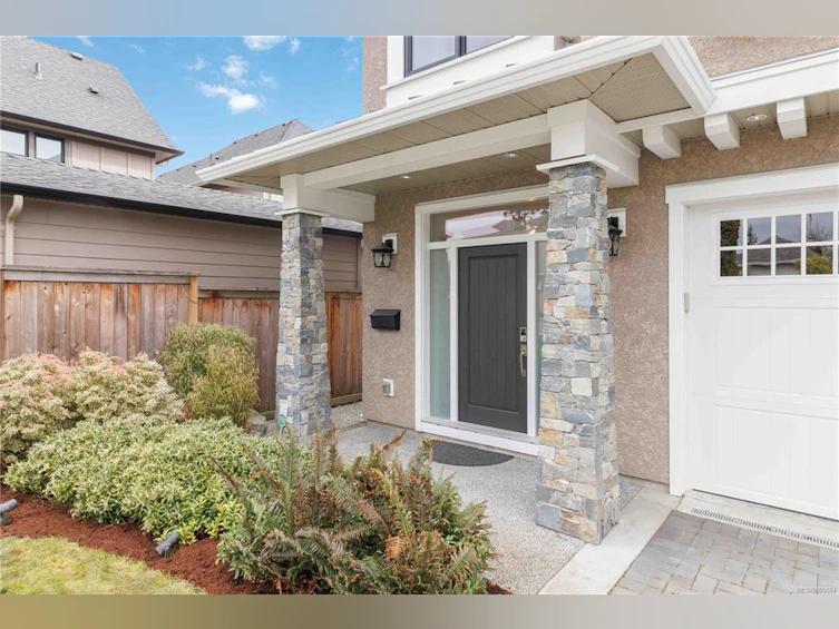 1491 Edgeware Road, Victoria, BC, V8T 2J5 - 3