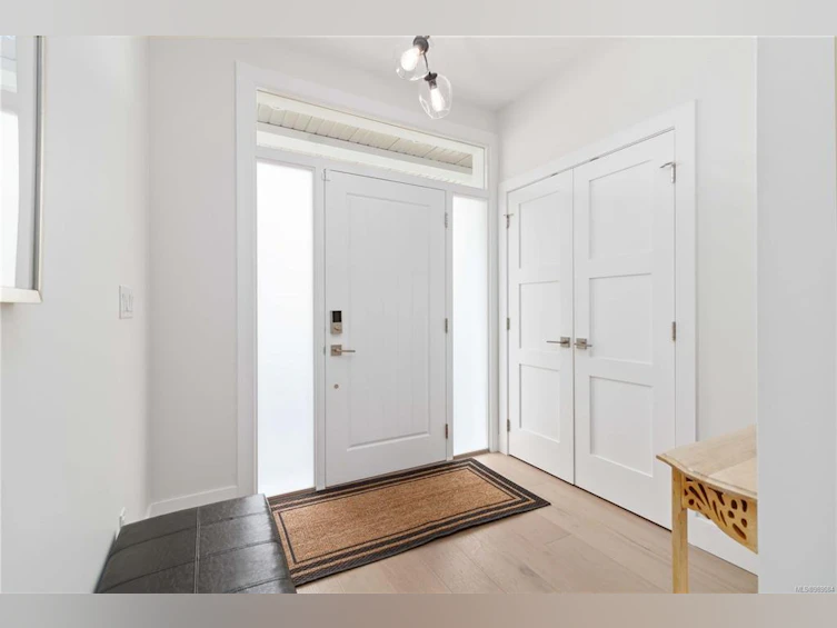 1491 Edgeware Road, Victoria, BC, V8T 2J5 - 4