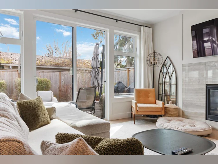 1491 Edgeware Road, Victoria, BC, V8T 2J5 - 9