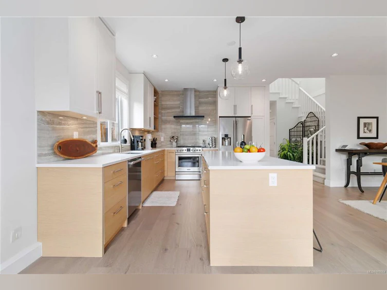 1491 Edgeware Road, Victoria, BC, V8T 2J5 - 13