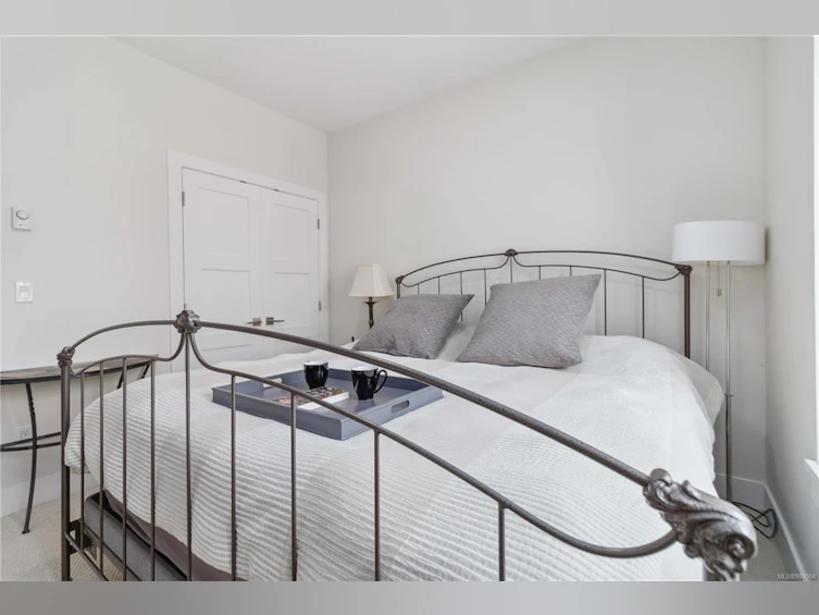 1491 Edgeware Road, Victoria, BC, V8T 2J5 - 38