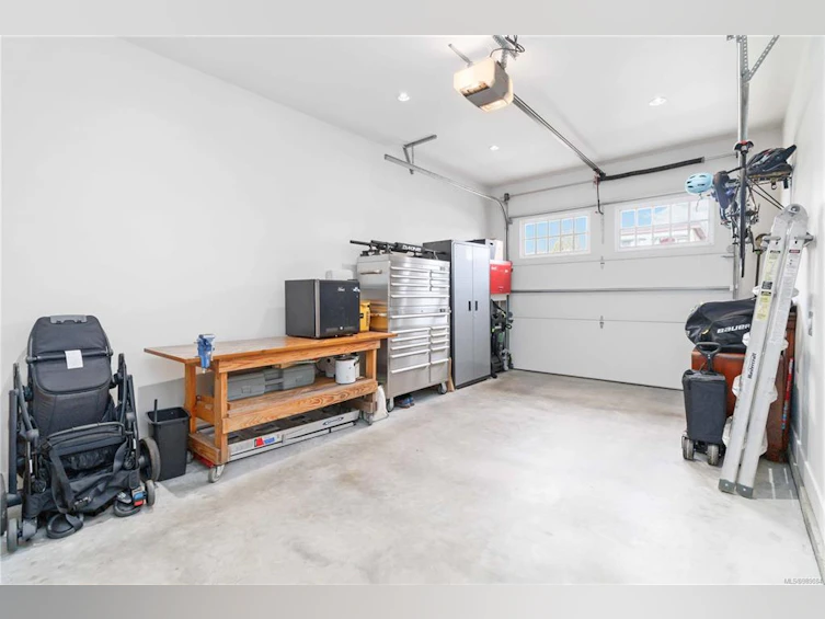 1491 Edgeware Road, Victoria, BC, V8T 2J5 - 47