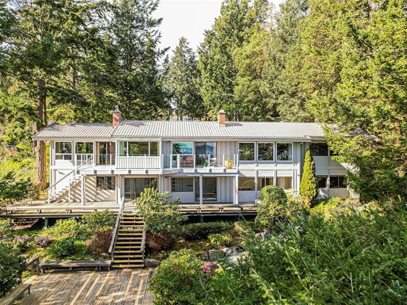 4709 Deerwood Court, Saanich BC V8Y 2P1