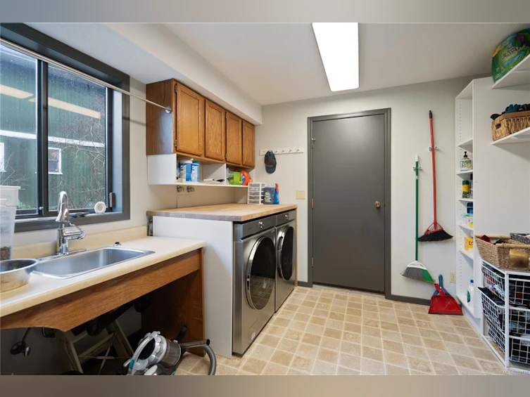 884 Denford Crescent, Saanich, BC, V8X 4N1 - 30
