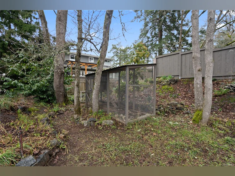 884 Denford Crescent, Saanich, BC, V8X 4N1 - 35