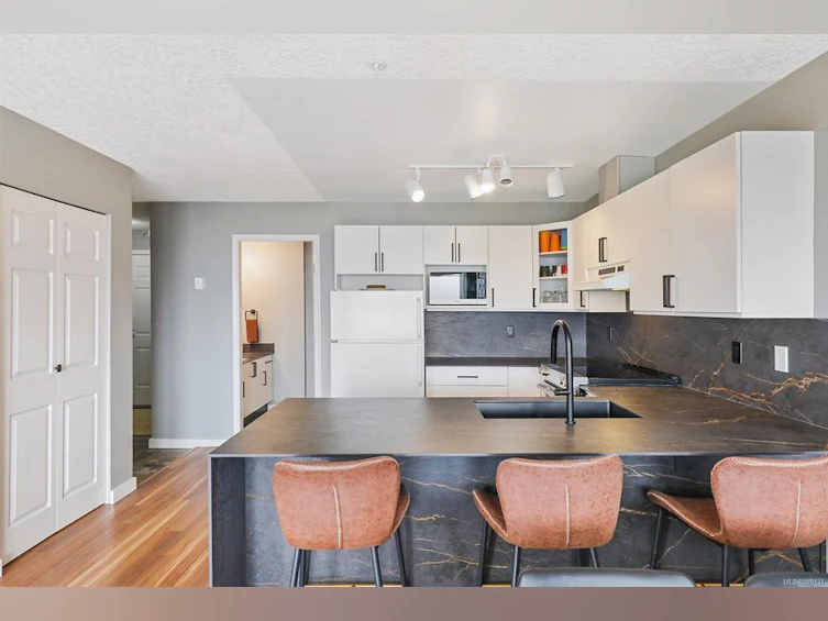 313-1201 Henry Road, Courtenay, BC, V9J 1L0 - 7