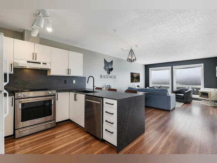 313-1201 Henry Road, Courtenay, BC, V9J 1L0 - 9