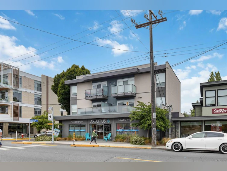 303-1515 Redfern Street, Victoria, BC, V8R 1C9 - 6