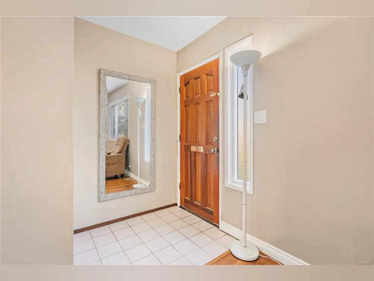 14-4058 Corners Place, Saanich, BC, V8X 3Z5 - 3