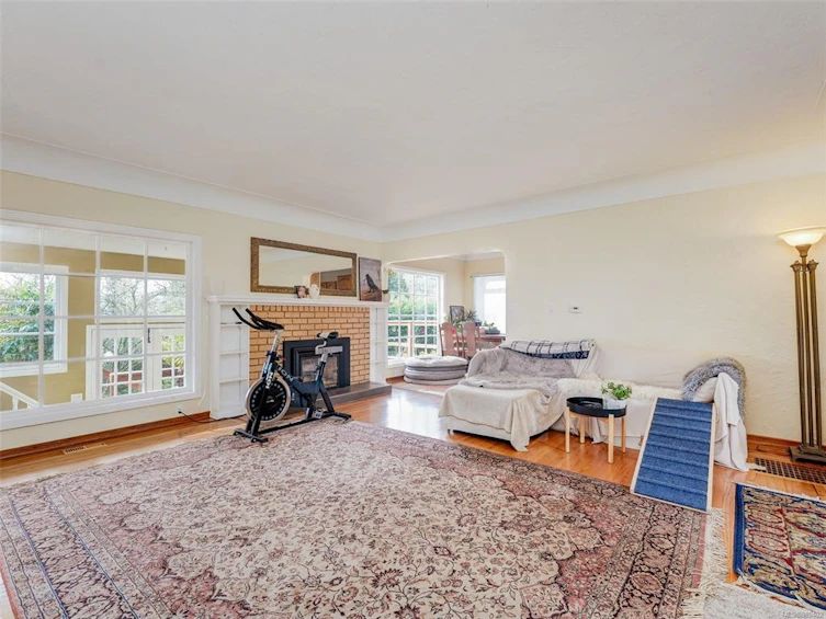 200 Island Highway, View Royal, BC, V9B 1G2 - 3