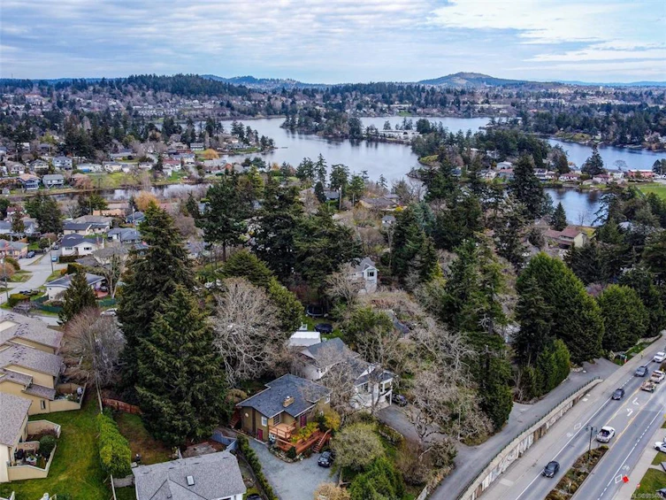 200 Island Highway, View Royal, BC, V9B 1G2 - 27