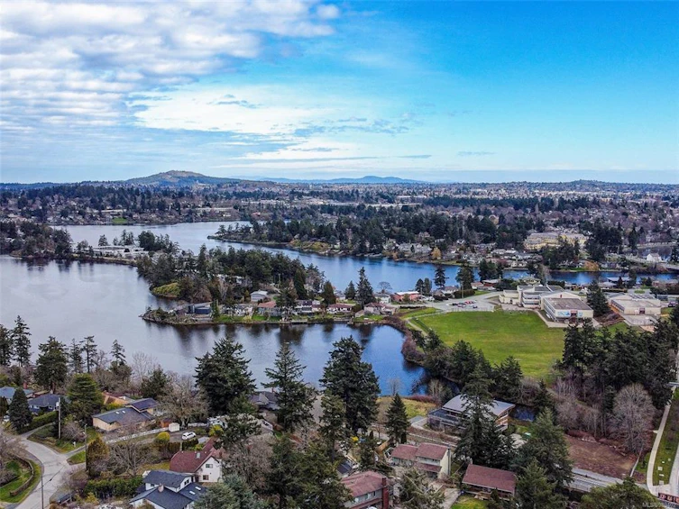 200 Island Highway, View Royal, BC, V9B 1G2 - 32