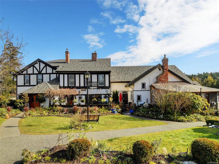 200 Island Highway, View Royal, BC, V9B 1G2 - 38