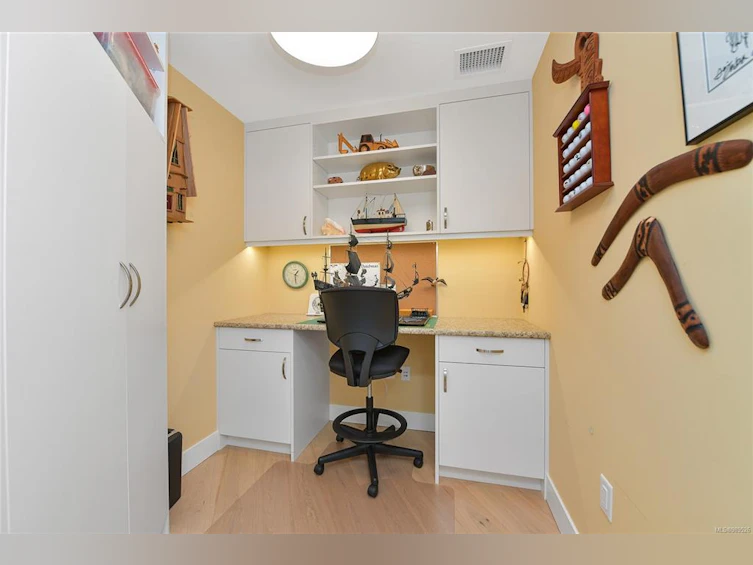 403-5388 Hill Rise Terrace, Saanich, BC, V8Y 3K3 - 32