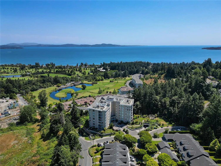 403-5388 Hill Rise Terrace, Saanich, BC, V8Y 3K3 - 43
