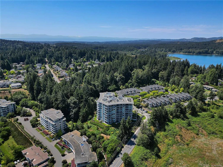 403-5388 Hill Rise Terrace, Saanich, BC, V8Y 3K3 - 45