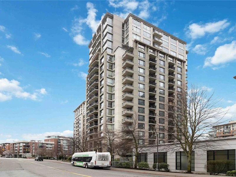 610 - 751 Fairfield Road, Victoria BC V8W 4A4