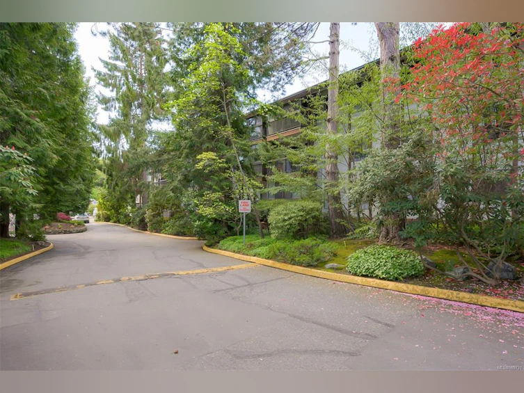 306-1005 Mckenzie Avenue, Saanich, BC, V8X 4A9 - 32