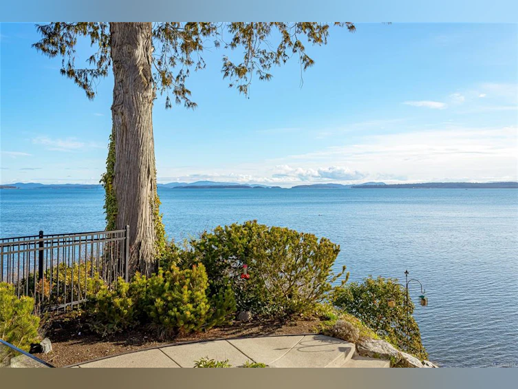 8709 Lochside Drive, North Saanich, BC, V8L 1M8 - 37