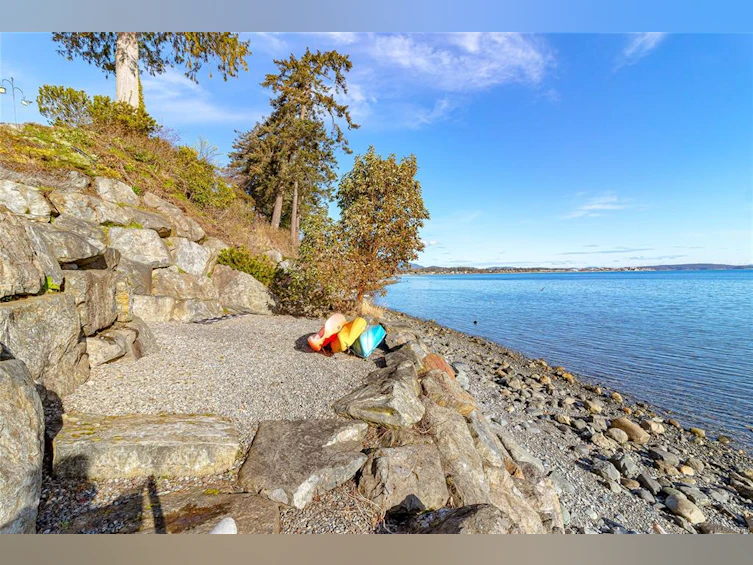 8709 Lochside Drive, North Saanich, BC, V8L 1M8 - 45