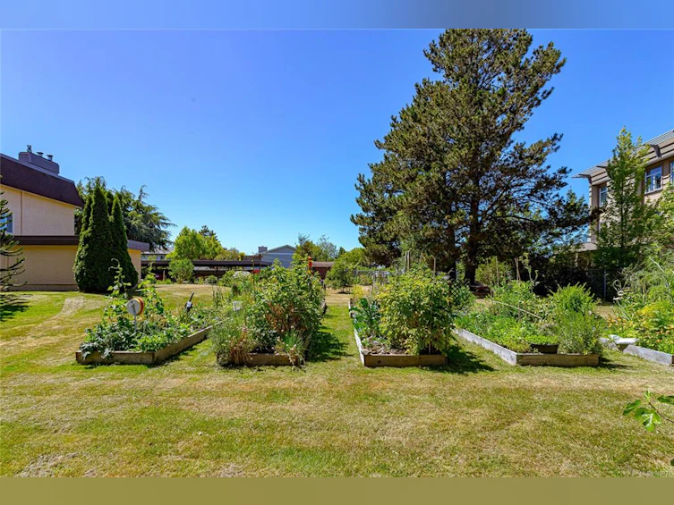 104-2286 Henry Avenue, Sidney, BC, V8L 2B2 - 25