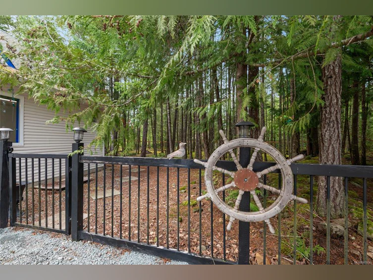 1335 Meadowood Way, Qualicum Beach, BC, V9K 2S4 - 46