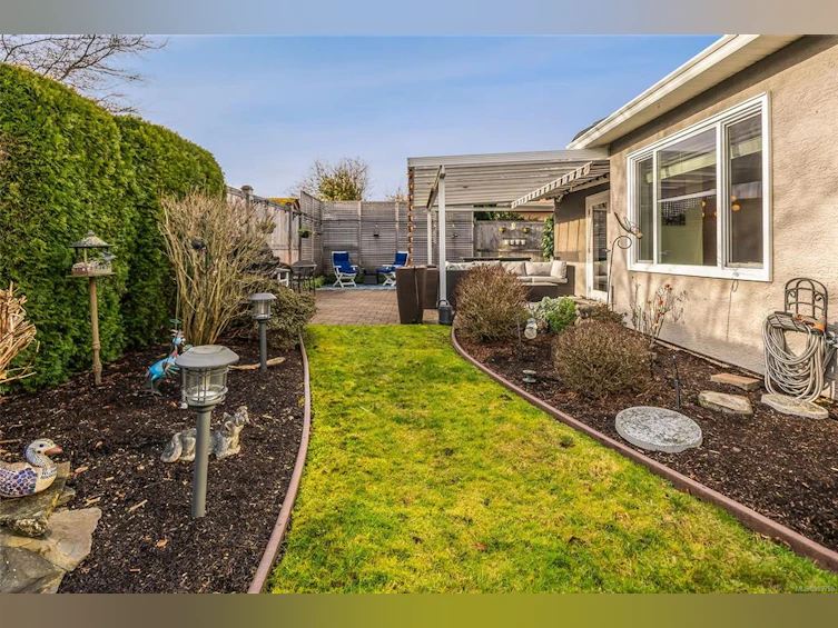 1096 Sunrise Drive, Qualicum Beach, BC, V9K 2K9 - 51
