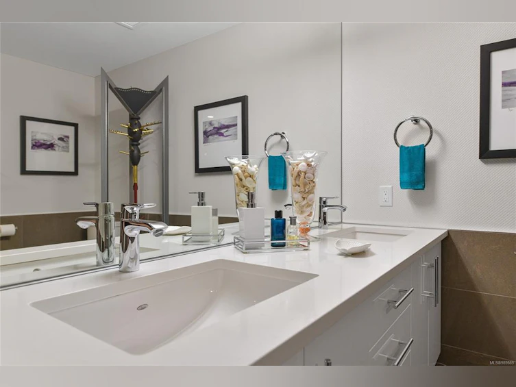 5-9667A First Street, Sidney, BC, V8L 3C8 - 38