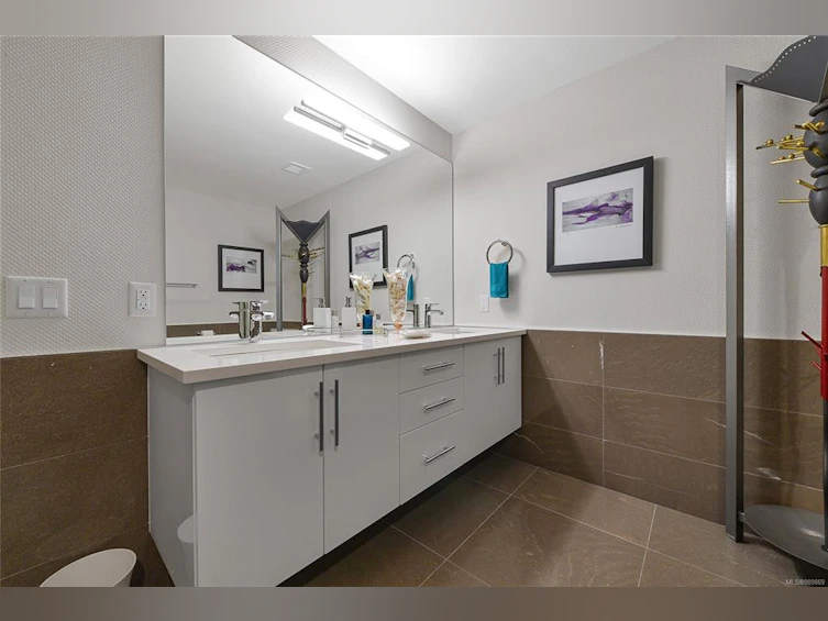 5-9667A First Street, Sidney, BC, V8L 3C8 - 39