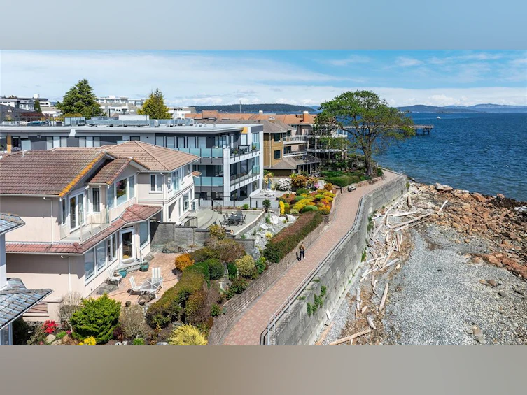 5-9667A First Street, Sidney, BC, V8L 3C8 - 50