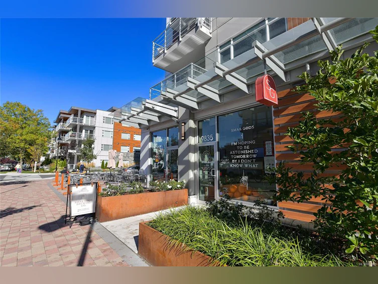 5-9667A First Street, Sidney, BC, V8L 3C8 - 82