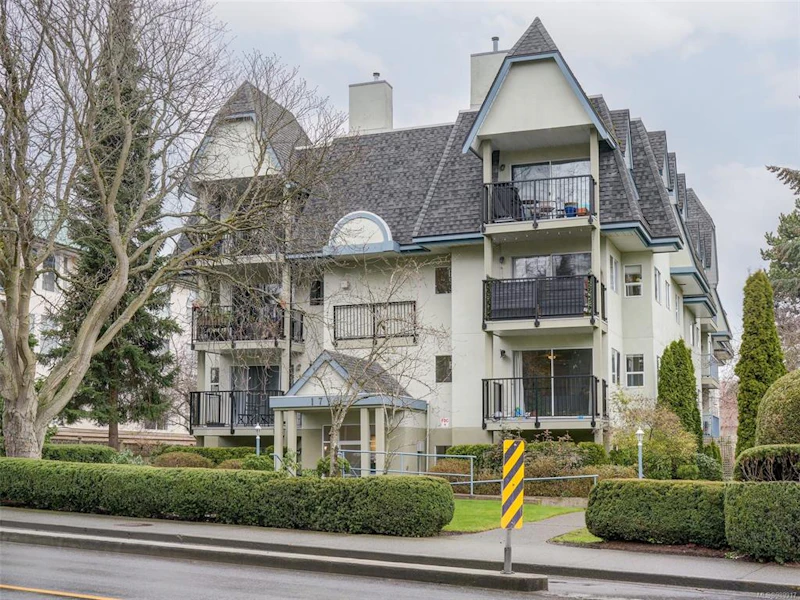 304 - 1714 Fort Street, Victoria BC V8R 1J2