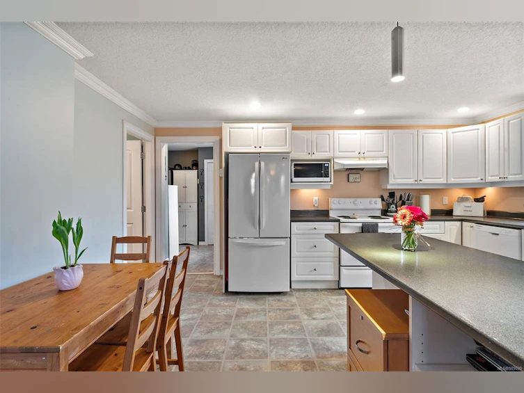 3699 Cedardale Road, Cobble Hill, BC, V8H 0G6