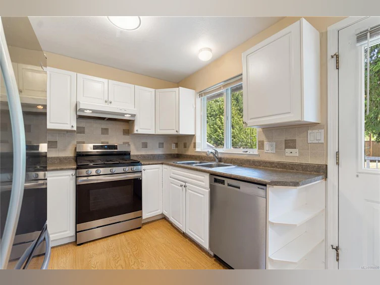 5541 Hammond Bay Road, Nanaimo, BC, V9T 5N1 - 10