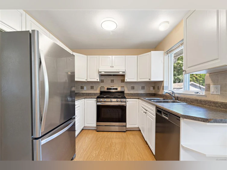 5541 Hammond Bay Road, Nanaimo, BC, V9T 5N1 - 11