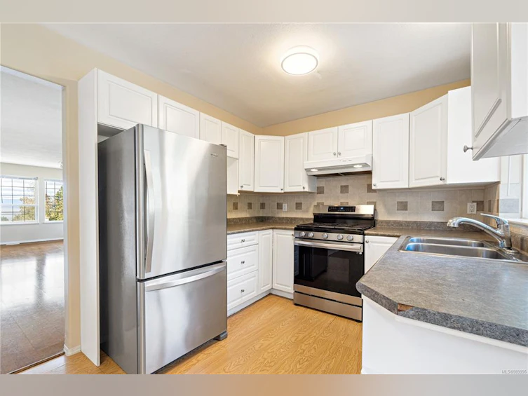 5541 Hammond Bay Road, Nanaimo, BC, V9T 5N1 - 12