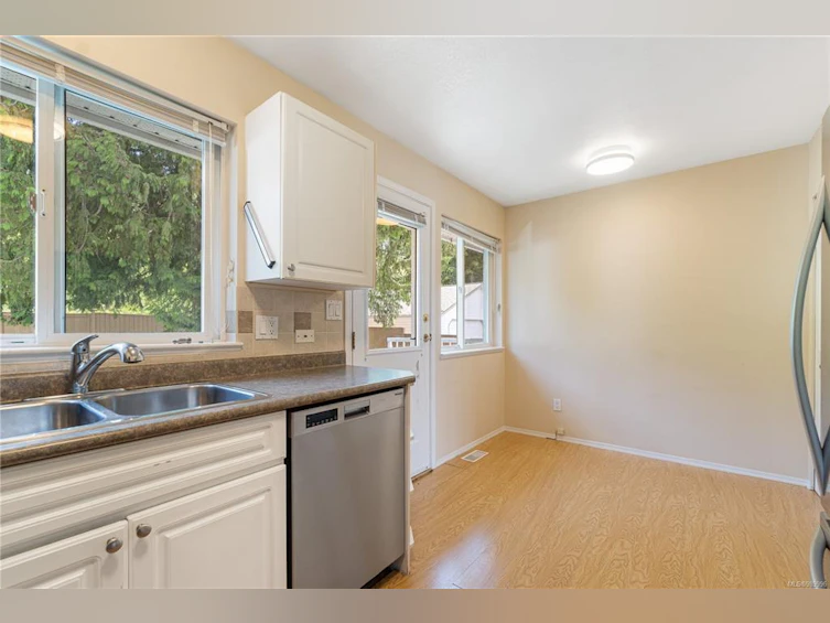 5541 Hammond Bay Road, Nanaimo, BC, V9T 5N1 - 13