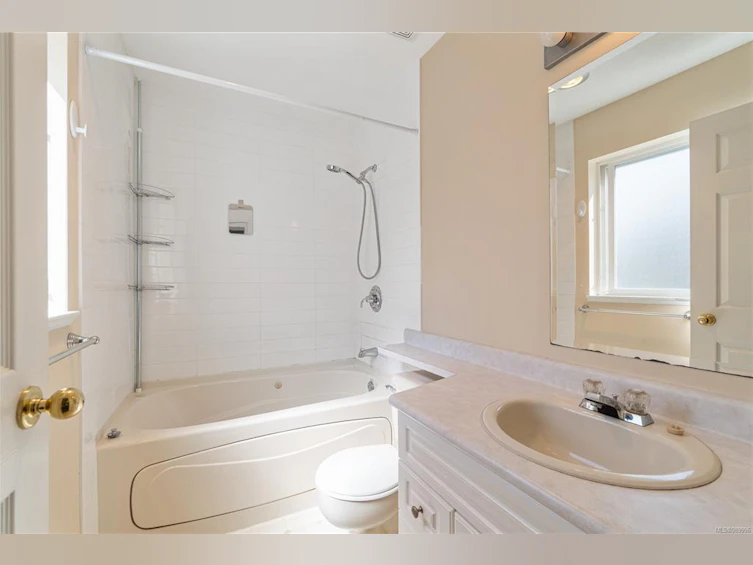 5541 Hammond Bay Road, Nanaimo, BC, V9T 5N1 - 26