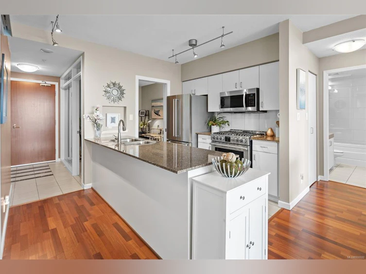 906-160 Wilson Street, Victoria, BC, V9A 7P9 - 5