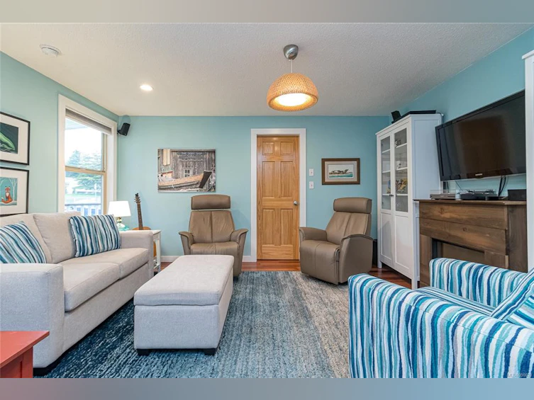 1243 Colville Road, Esquimalt, BC, V9A 4R2 - 11