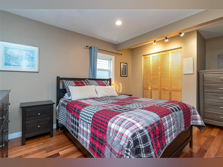 1243 Colville Road, Esquimalt, BC, V9A 4R2 - 22