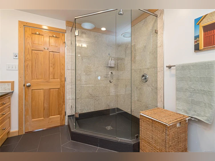1243 Colville Road, Esquimalt, BC, V9A 4R2 - 28